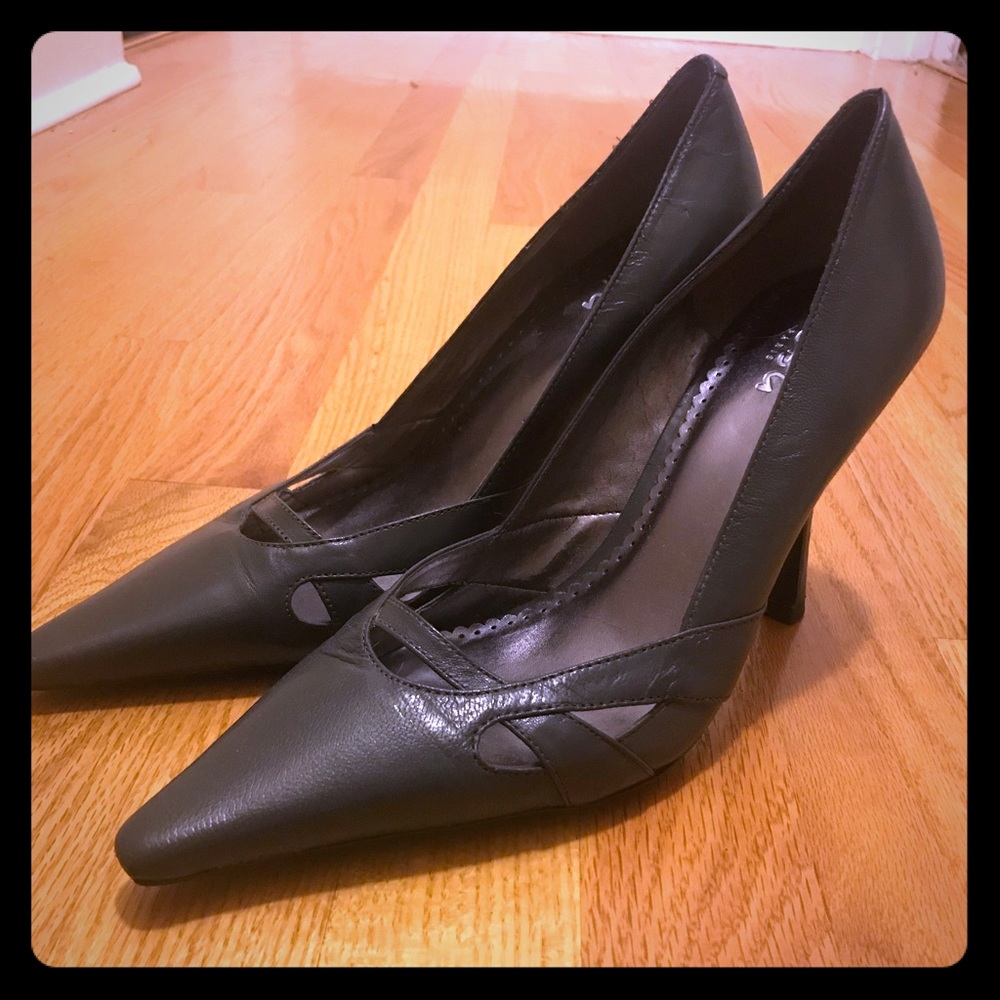 BCBG, size 9, grey heels